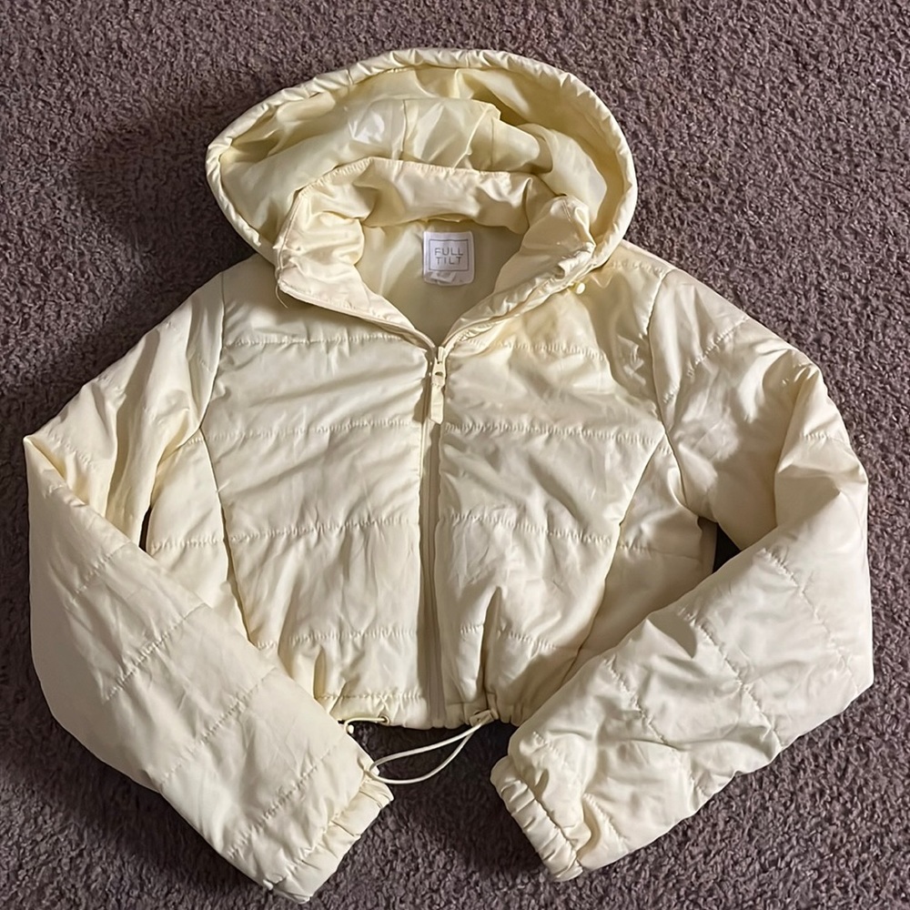 TILLYS yellow puffer size MEDIUM
